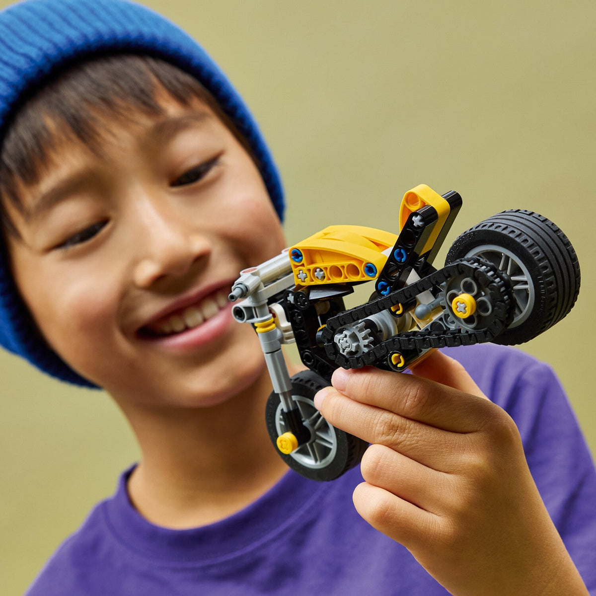 LEGO Technic: Yellow Motorcycle